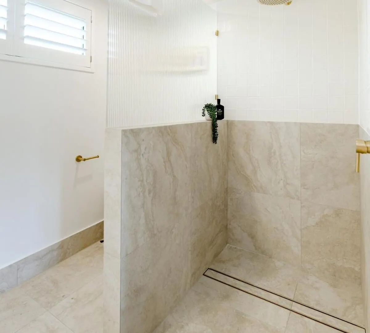 Noosa Palm Beach Retreat - Stylish Coastal Suite Noosaville